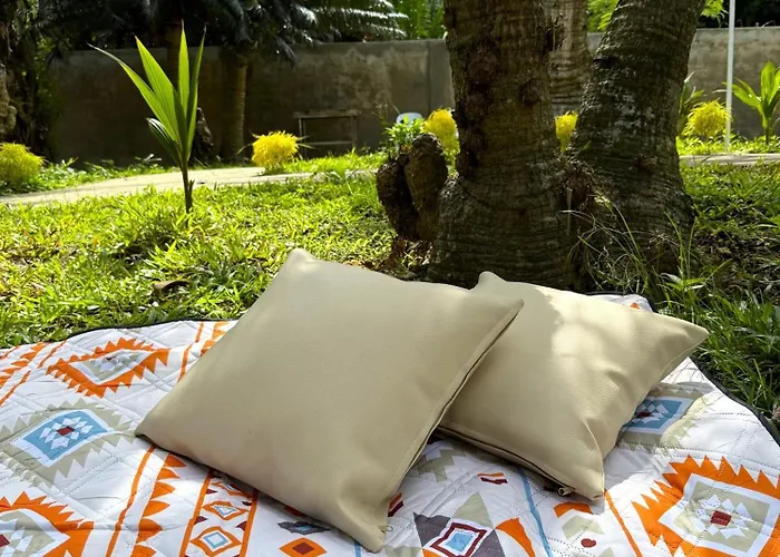 Saraswati Exclusive Esperanza